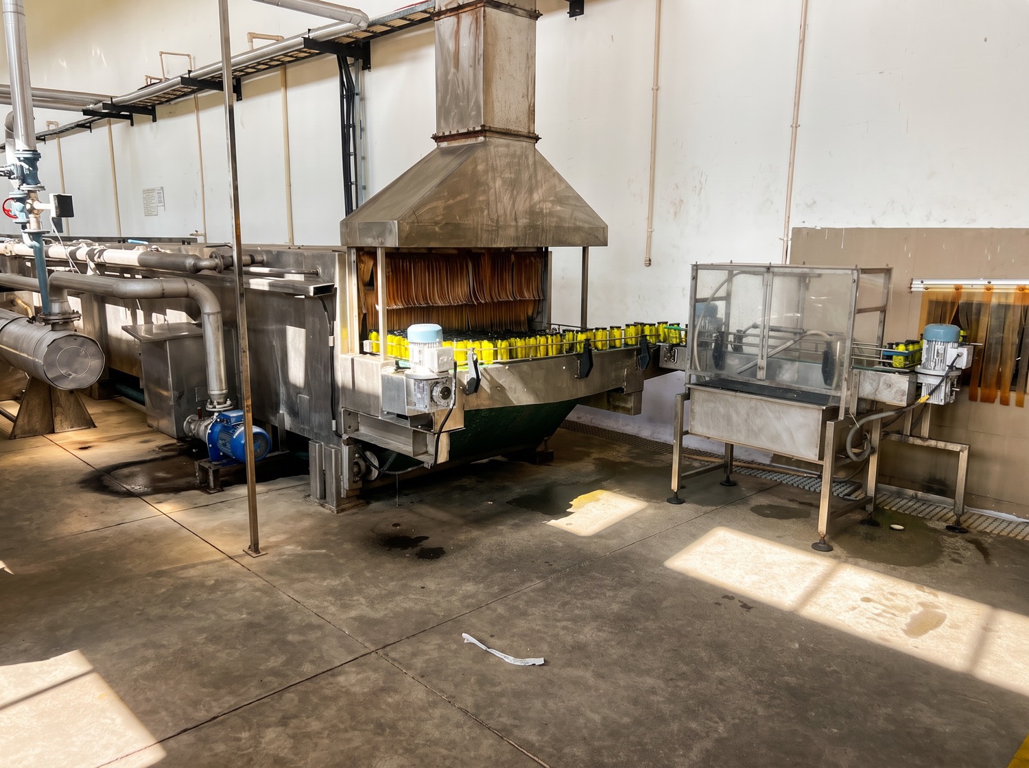 Filling and pasteurisation line at Vishaal Natural
